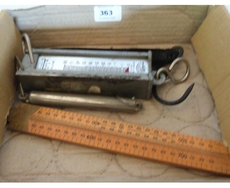 A box of scales with a Raybone Chesterman folding nile. No 1161