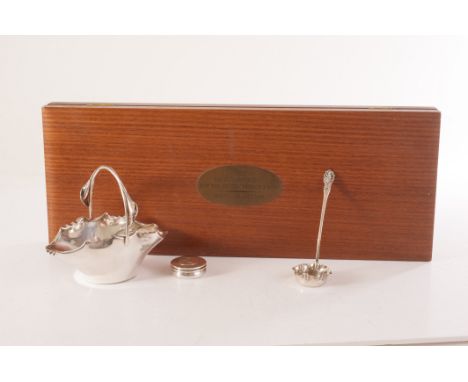 A modern silver Bowls box, together with a RSPB silver spoon collection, plus a silver plated basin and spoon (parcel)