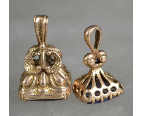 2 9ct gold miniature seals / intaglio fob pendants having citrine coloured stone and agate stone to base, rococo settings wit