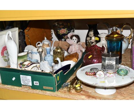 ONE BOX OF CERAMICS, GLASSWARE AND SUNDRIES, to include a Bavarian 'Schumann Arzberg' porcelain cake stand, a four-piece bras