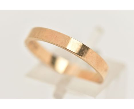 A 14CT GOLD BAND RING, a plain polished flat band ring, approximate width 2.8mm, hallmarked 14ct Birmingham, ring size N, app