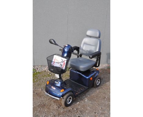 A FREERIDER FR168-4/4S MOBILITY SCOOTER (condition report: appears in good condition, PAT pass and working) (2 keys and charg