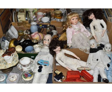 FIVE BOXES OF MISCELLANEOUS ITEMS to include two boxes of light bulbs, a box of vintage porcelain dolls comprising three clow