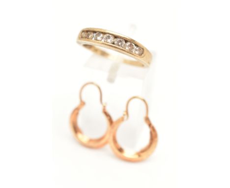 A PAIR OF YELLOW METAL EARRINGS AND A YELLOW METAL RING, a pair of small yellow metal creole earrings, signed 'Uno A Erre' st