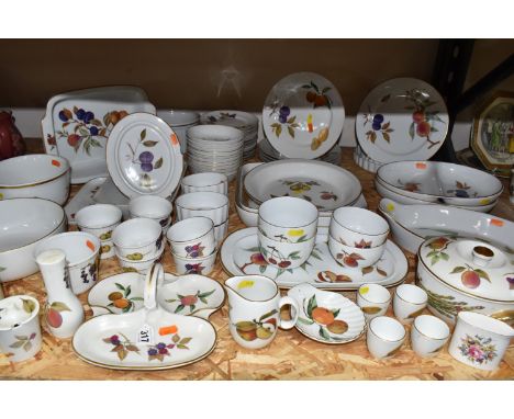 A LARGE QUANTITY OF ROYAL WORCESTER 'EVESHAM' PATTERN OVEN TO TABLEWARE, comprising two graduated flan dishes, a dinner plate