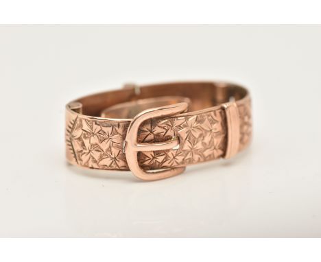 A LATE VICTORIAN 9CT ROSE GOLD SCARF/CRAVAT CLIP, of an oval belt buckle form, detailed with ivy leaf pattern, hinged snap ba