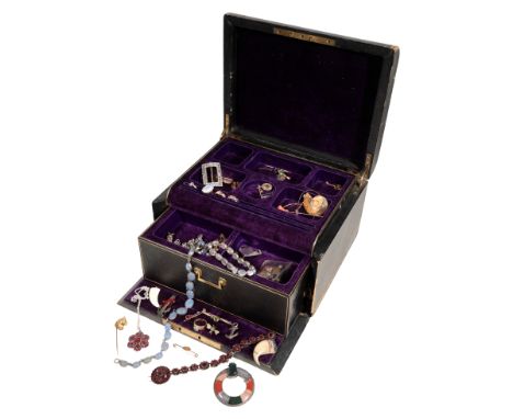 A COLLECTION OF JEWELLERY to include a sapphire and diamond cluster ring, a red-gem stone and diamond bar brooch, and a Scott