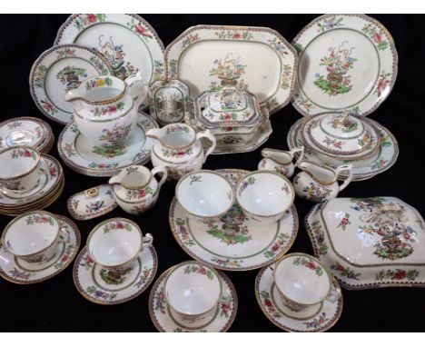 A QUANTITY OF COPELAND'S SPODE 'OLD BOW' dinner and tea ware