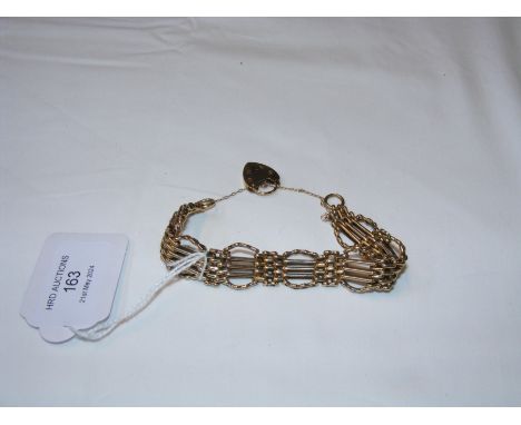 A 9ct gold gate bracelet
