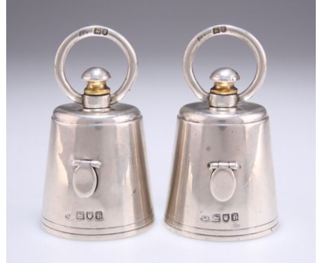 A PAIR OF EDWARDIAN SILVER NOVELTY PEPPER GRINDERS, by Joseph Braham, London 1901, in the form of milk churns, each with circ