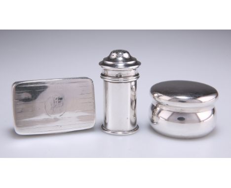 A GEORGE V SILVER PEPPERETTE,&nbsp;by Levi &amp; Salaman, Birmingham 1918, plain cylindrical with stepped domed cover, with b