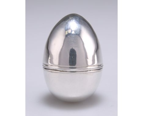 A GEORGE III SILVER NUTMEG GRATER,&nbsp;by Samuel Meriton II,&nbsp;London 1790, ovoid, of plain form, with screw cover, reede