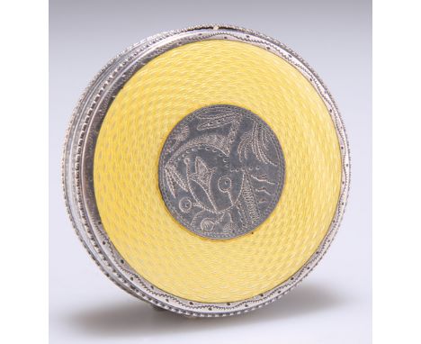 AN AUSTRIAN ENAMEL COMPACT, marked 'LENK', circular, the hinged cover with yellow guilloche enamel and engraved roundel, the 