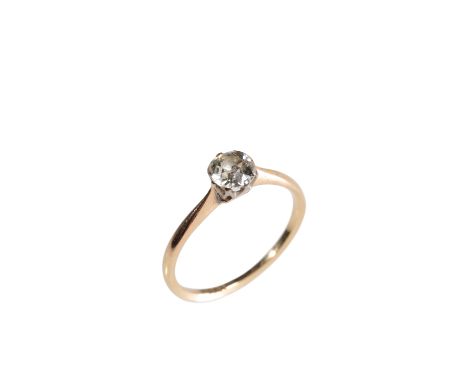 DIAMOND SOLITAIRE RING, the round-cut diamond, approximately .50 ct, claw-set on an 18ct yellow gold shank, ring size N-O