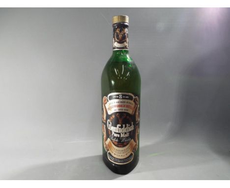 Glenfiddich - A 1l bottle of Glenfiddich 8 year old, probable 1970's bottling, 43% ABV, level mid shoulder.