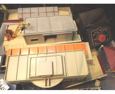 Tray of Hornby model buildings including stations 