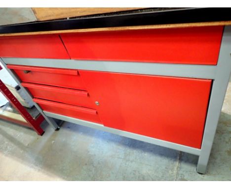 Large tool chest/work bench, 140 x 80 x 100 cm. Not available for in-house P&amp;P 
