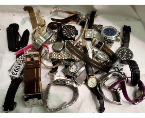 Quantity of mixed watches to include a mens Accurist. P&amp;P Group 1 (£14+VAT for the first lot and £1+VAT for subsequent lo