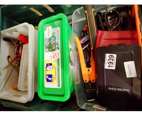 Quantity of mixed tools fastening and fixings. Not available for in-house P&amp;P 