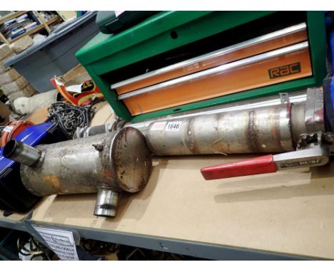 Three lengths of various size stainless steel pipework one fitted with gate value. Not available for in-house P&amp;P 