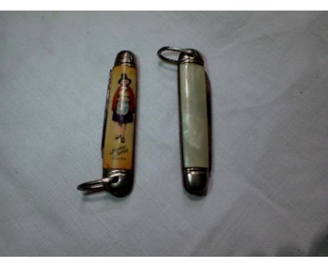 Two folding knives by Richards Sheffield. P&amp;P Group 1 (£14+VAT for the first lot and £1+VAT for subsequent lots) 