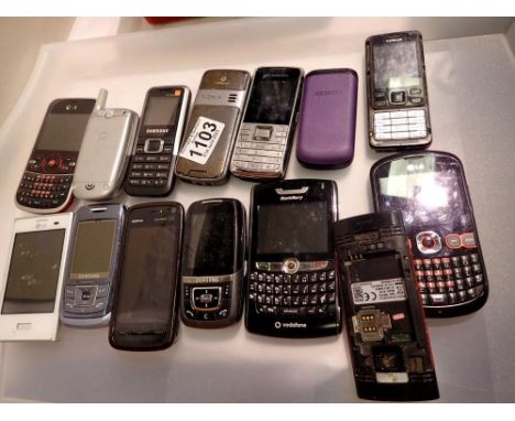 Box of mixed mobile phones to include a Blackberry, Motorola flip phone and others. P&amp;P Group 1 (£14+VAT for the first lo
