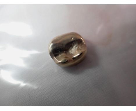 14ct gold tooth cap, 1.35g. P&amp;P Group 1 (£14+VAT for the first lot and £1+VAT for subsequent lots) 