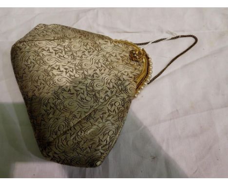 Vintage evening bag. P&amp;P Group 1 (£14+VAT for the first lot and £1+VAT for subsequent lots) 