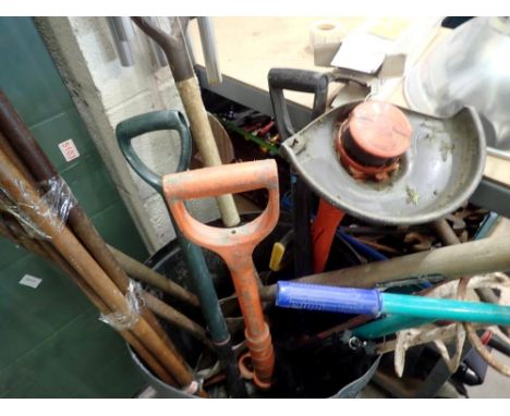 Bin of mixed garden tools, bin not included. Not available for in-house P&amp;P 