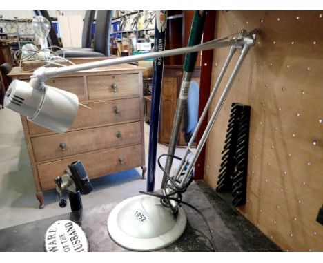 Anglepoise style work light. All electrical items in this lot have been PAT tested for safety and have passed. This does not 