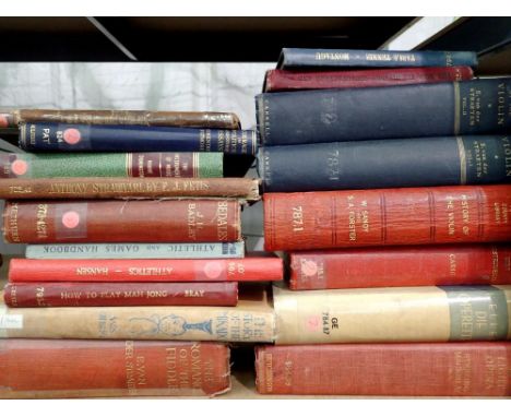 Quantity of vintage books including history and politics. Not available for in-house P&amp;P 