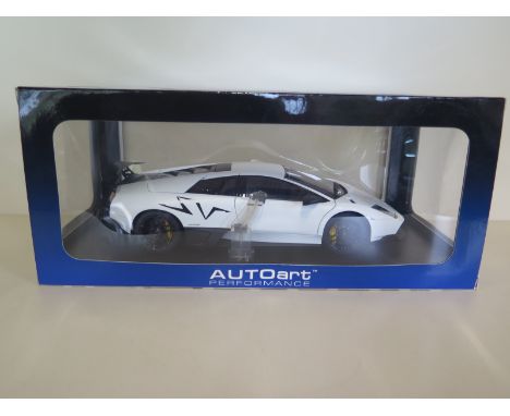 An Autoart Performance 1:18 scale die-cast, Lamborghini Murcielago LP670 4 SV in white, With original box and as new 