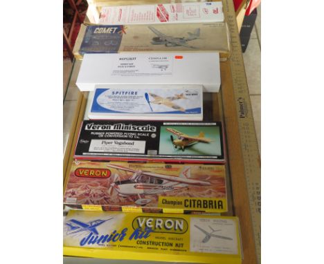 Seven assorted aeroplane model kits, all boxed including Veron, Comet, Replikit Aristo-Craft 