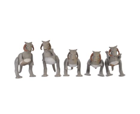 Star Wars - a collection of x5 original vintage Kenner made Tautaun action figures. 3x ' soft belly ', x2 ' hard belly ' vari
