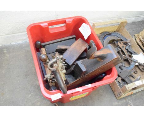 BOX OF MIXED WOODWORKING PLANES AND OTHER TOOLS