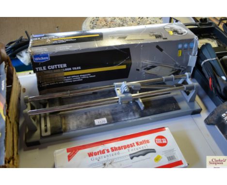 A Wickes tile cutter