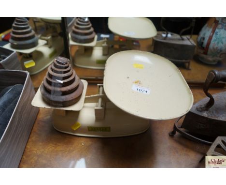 A set of Harper kitchen scales and weights 
