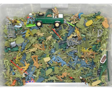 Large Quantity of mostly Airfix 1/32 scale soldiers, some Britains including Land Rover, all unboxed, mostly WWII (500+)