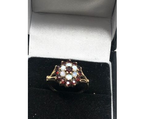 9ct gold garnet &amp; opal  ring (2g) 
