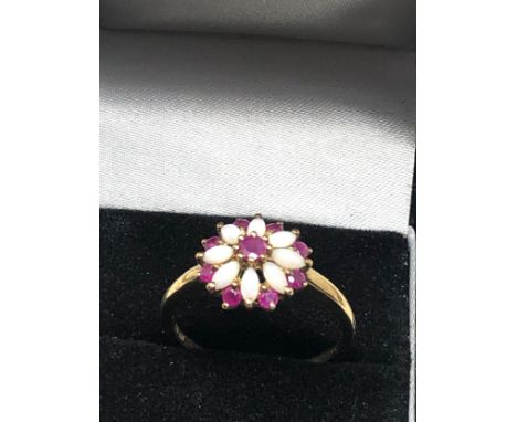 9ct gold ruby &amp; opal ring (2.8g) 