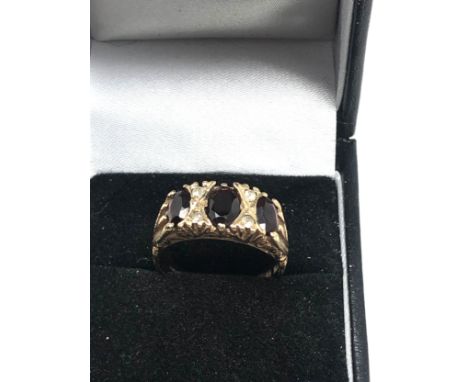 9ct gold vintage garnet  ring (3.6g) 