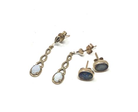 2 x 9ct gold opal drop earrings (2.1g) 