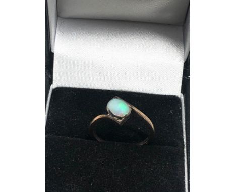 9ct gold opal ring (1.5g) 