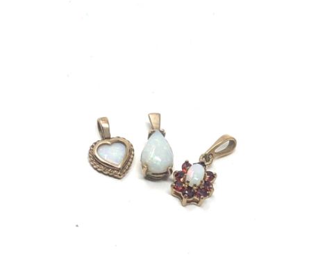 3 x 9ct gold opal &amp; garnet pendants (2.2g) 