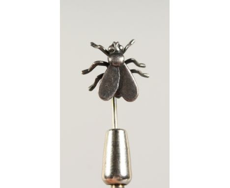 A BEE TIE PIN, cased.