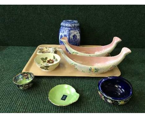 A tray of seven pieces of Maling including Brocade bowl, pair of gondola bowls , pheasant old gold ashtray together with with