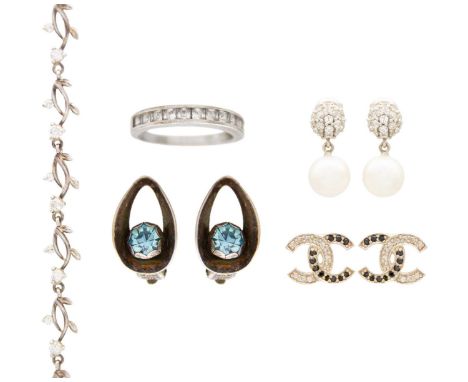 HERMAN SEARSBOL silver pair of ear clips with a selection of silver jewellery. A pair of silver ear clips by a modernist Dani