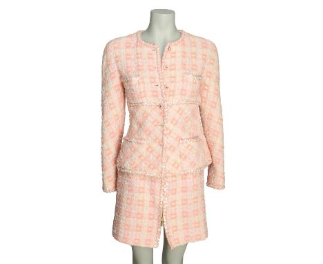 CHANEL VINTAGE Kostüm, Koll.: Frühling 1995. ZUSEHEN IM BARBIE MOVIE. RARITÄT. SAMMLERSTÜCK. Karierter Tweed in Rosa und Weiß