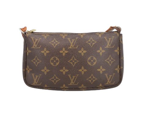 LOUIS VUITTON Pochette "POCHETTE ACC.". Koll. 2005. Monogram Canvas Serie mit naturbelassenem Leder und goldfarbener Hardware