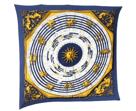 HERMÈS Seidencarré "DIES ET HORES - PLISSEE", by Françoise Façonnet, Entwurf erstmals erschienen 1963. 100% Seide. Von einer 